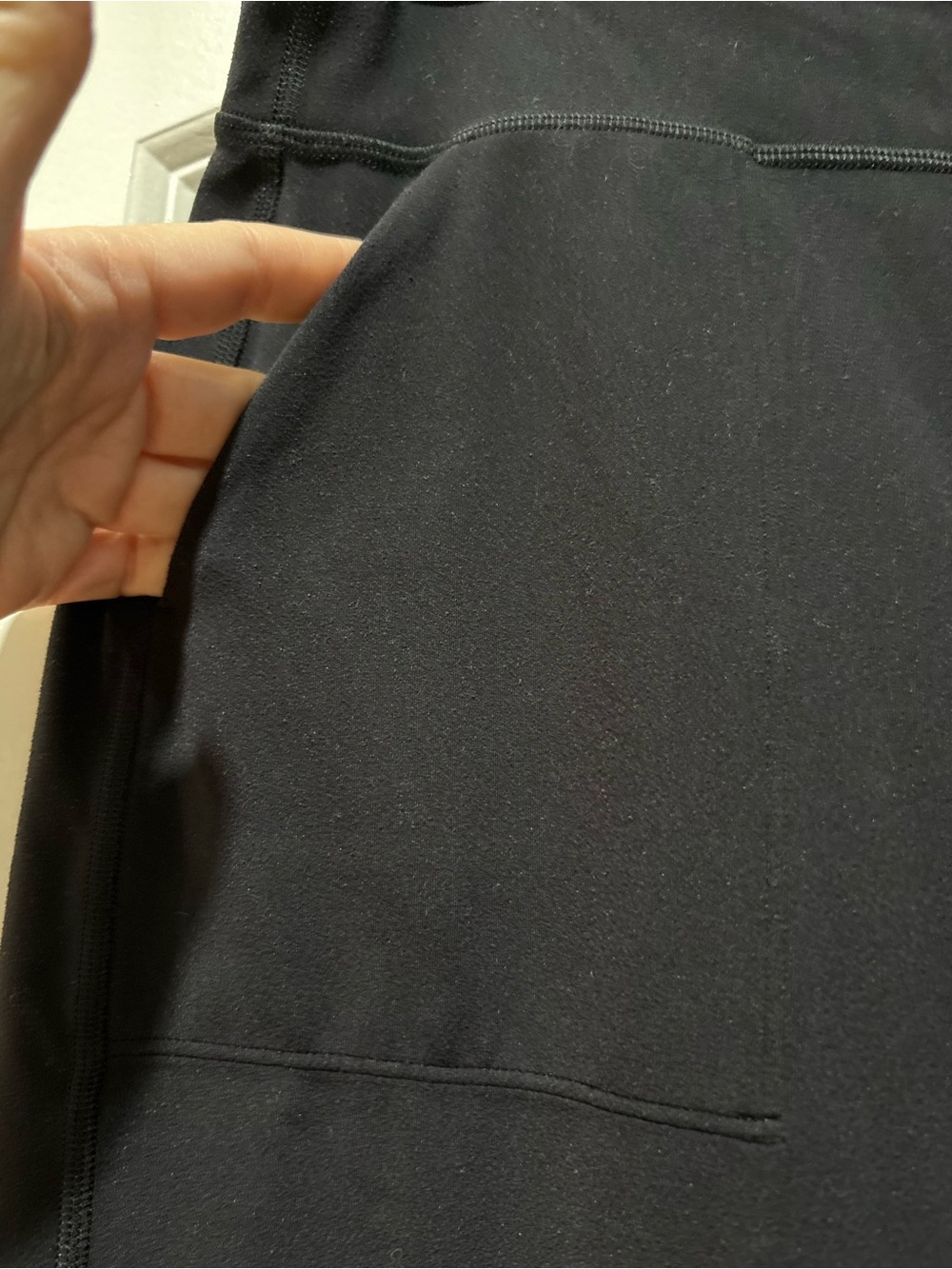 Lululemon Black High Rise Joggers Size 6 Pockets Athletic Athleisure - Picture 5 of 7
